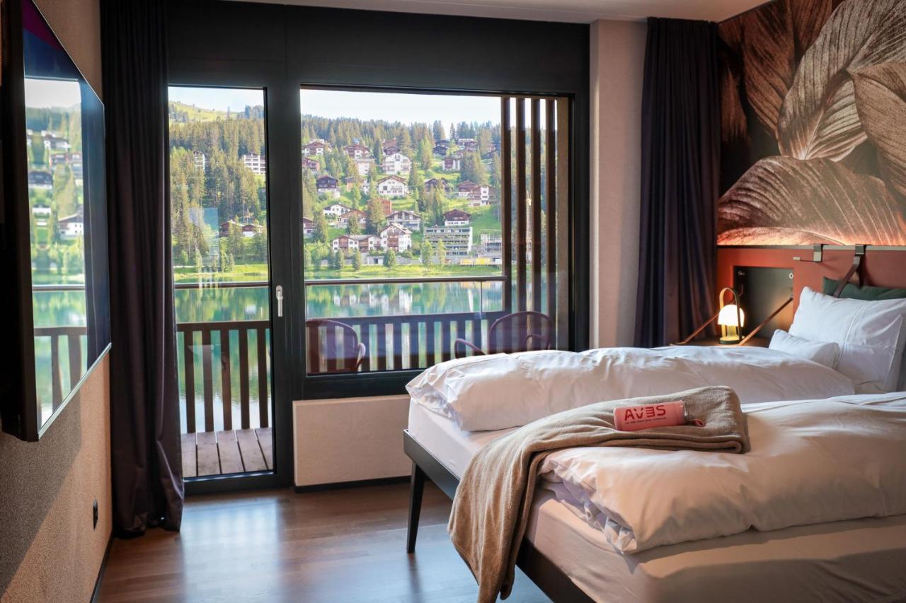 Lifestyle Lake View Room Balcony