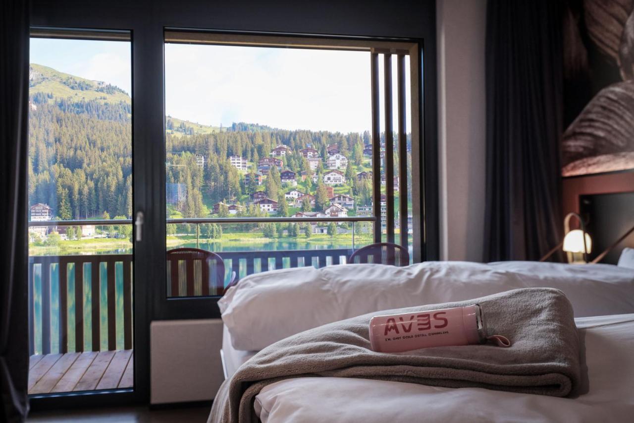 Lifestyle Lake View Room Balcony
